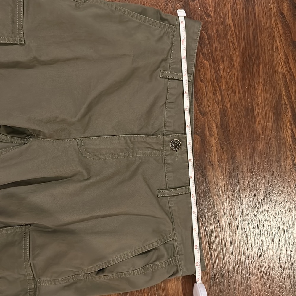Banana Republic Army Green Cargo Pants, Size 4 - Picture 5 of 5